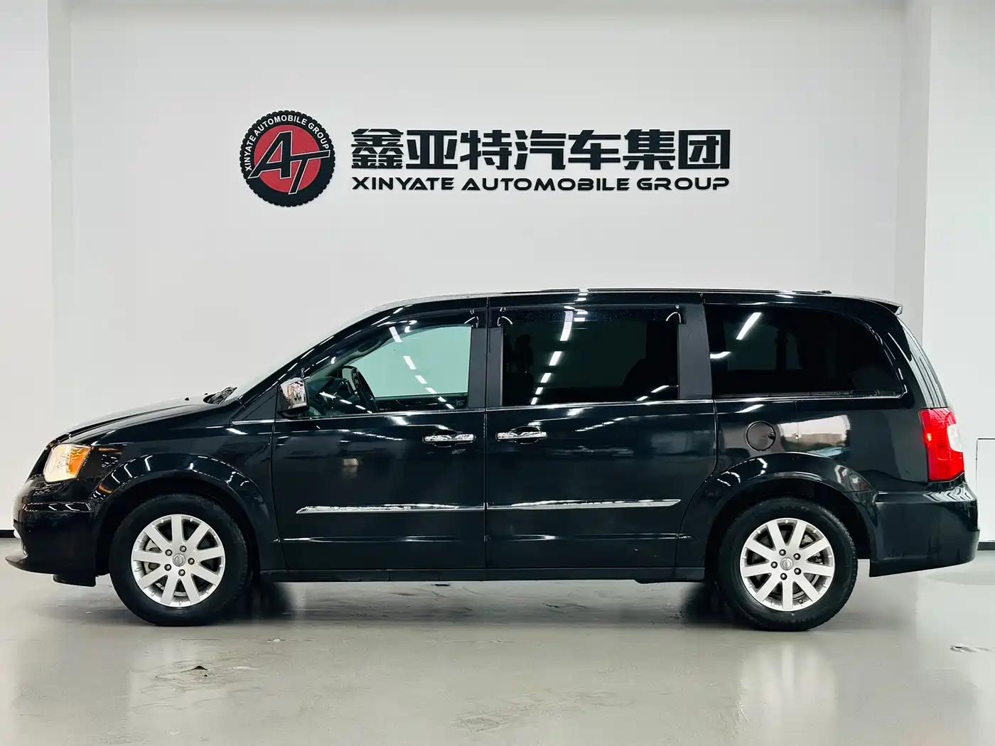 Chrysler Grand Voyager (Import) 2014 2013 3.6L Luxury Edition