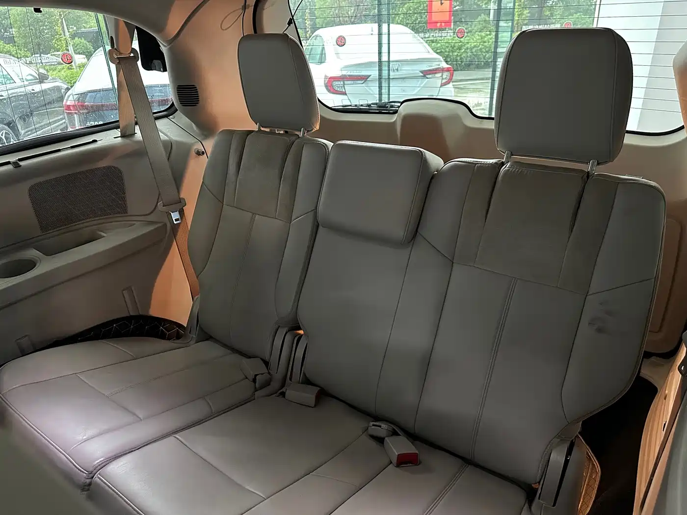 Chrysler Grand Voyager (Import) 2014 2013 3.6L Luxury Edition