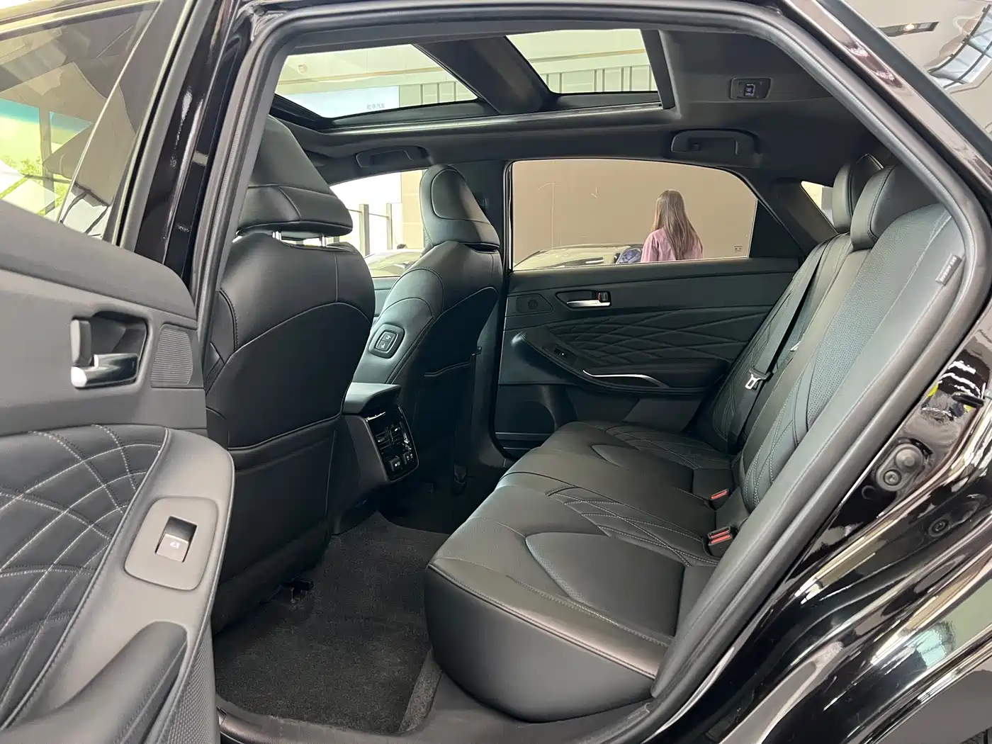 Toyota Avalon 2019 2.5L Touring Premium Edition China VI фото 6