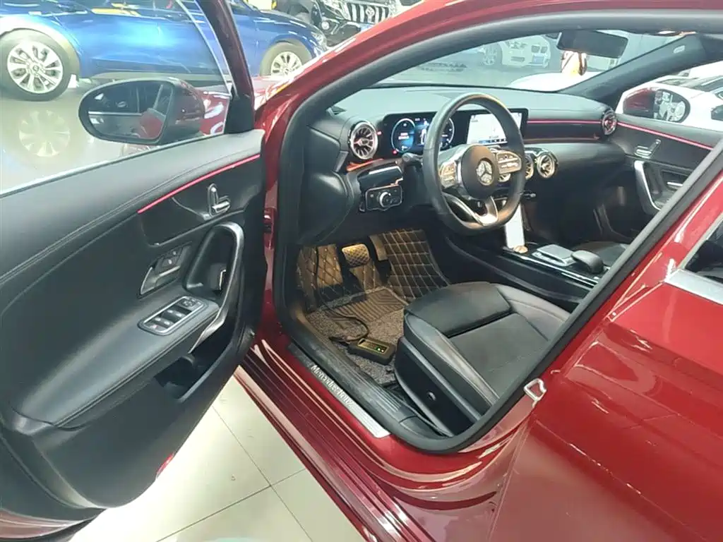 Mercedes-Benz A-Class 2021 A 200 L Sport Sedan Fashion Edition фото 16