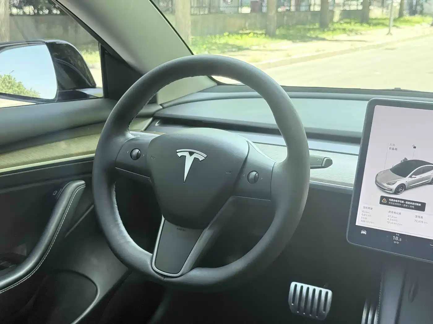 Фото 13 - Tesla Model 3
