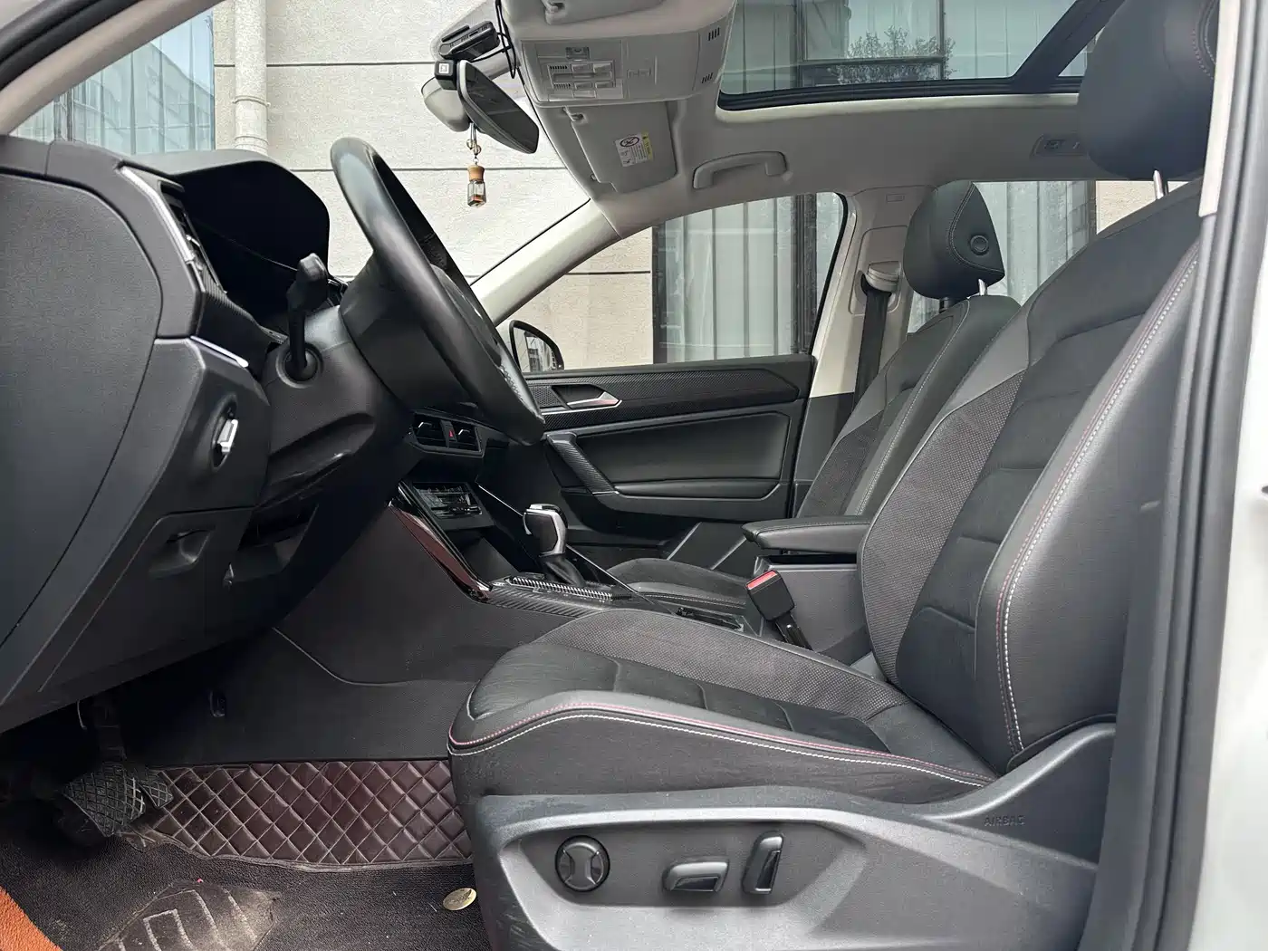 Volkswagen Tayron 2022 280TSI 2WD Luxury Smart Connect Edition фото 15