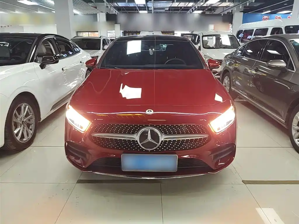 Mercedes-Benz A-Class 2021 A 200 L Sport Sedan Fashion Edition фото 3
