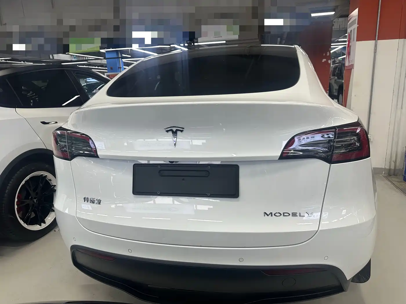 TESLA MODEL Y