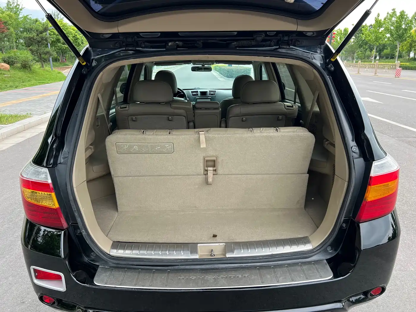 Toyota Highlander 2012 2.7L 2WD 7-Seater Luxury Edition фото 19