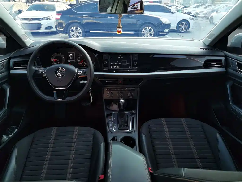 Volkswagen Lavida 2019 Hatchback 200TSI DSG Comfort Edition China VI фото 7