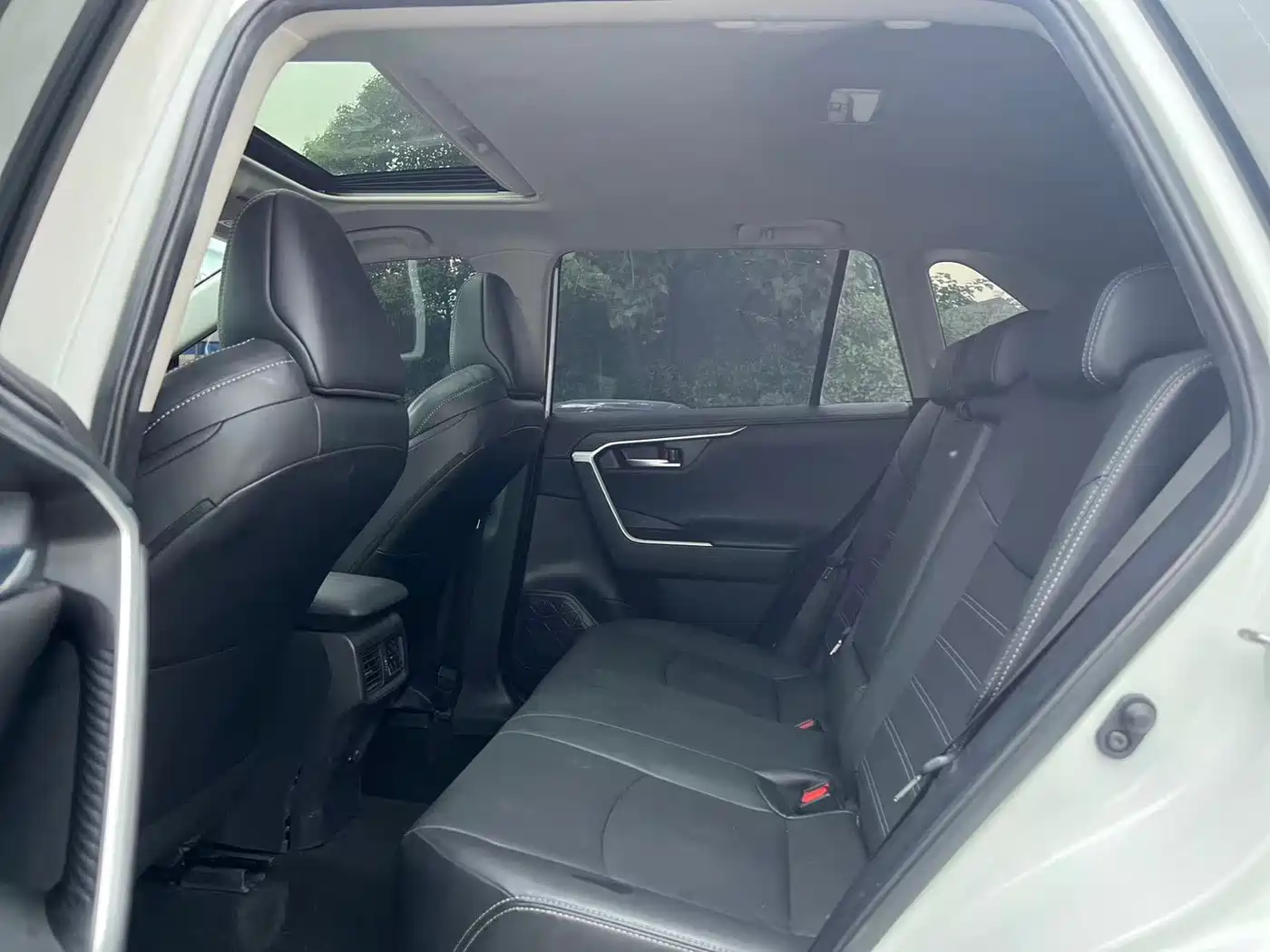Toyota Wildlander 2022 2.0L CVT FWD Luxury Edition фото 7