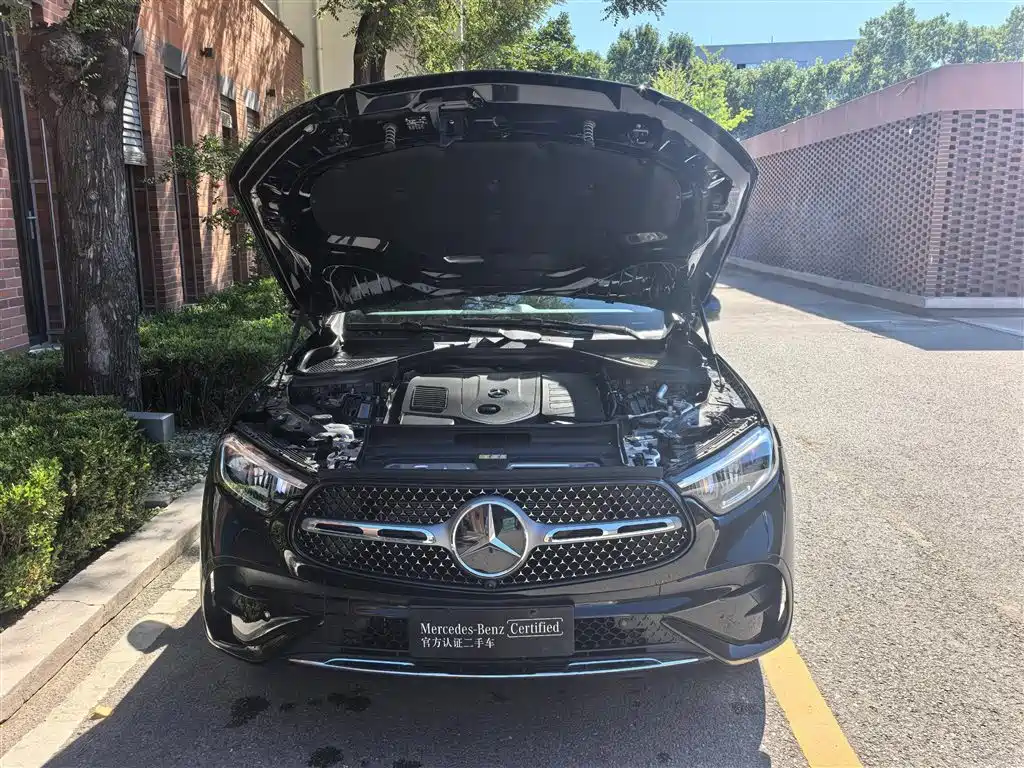 MERCEDES-BENZ GLC