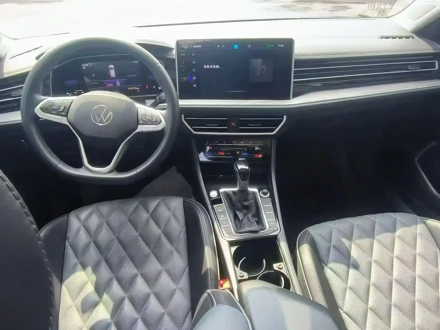 Volkswagen Sagitar 2024 300TSI DSG Flying Edition фото 17