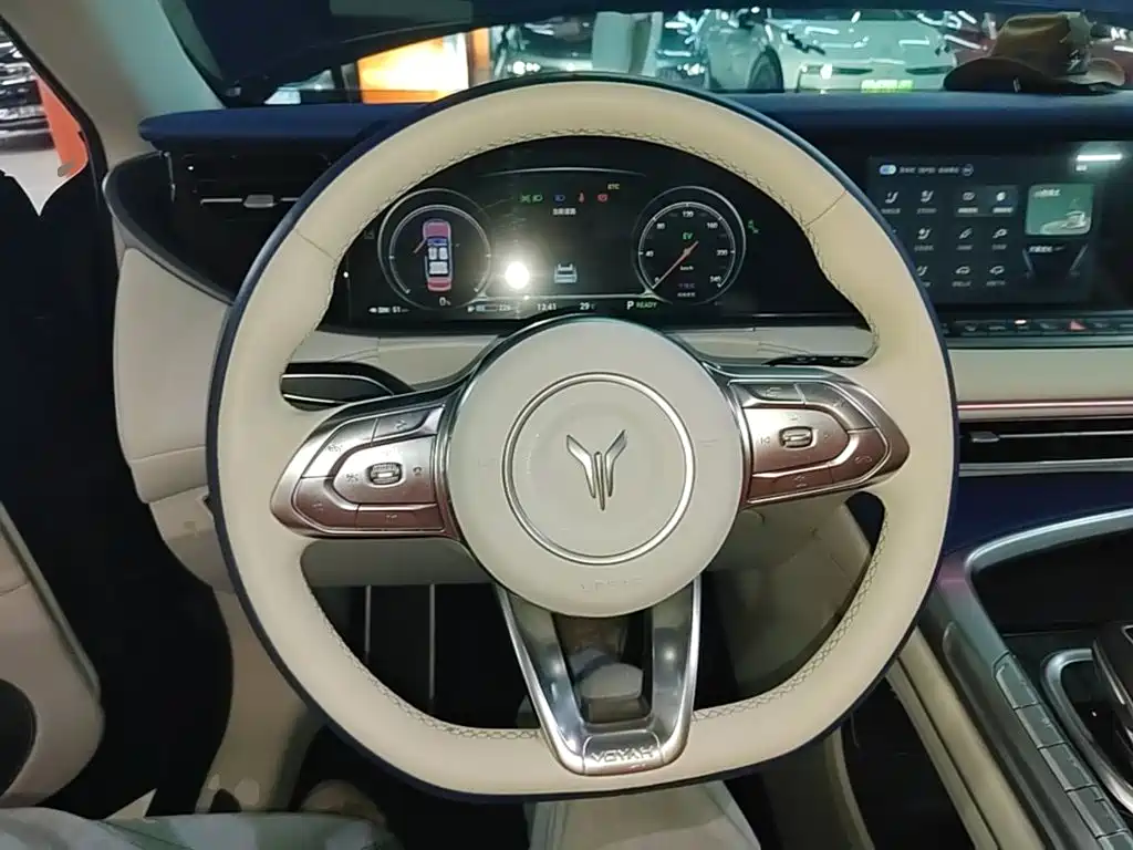 Voyah Free 2021 2021 AWD Standard Range Extender Exclusive Luxury Package