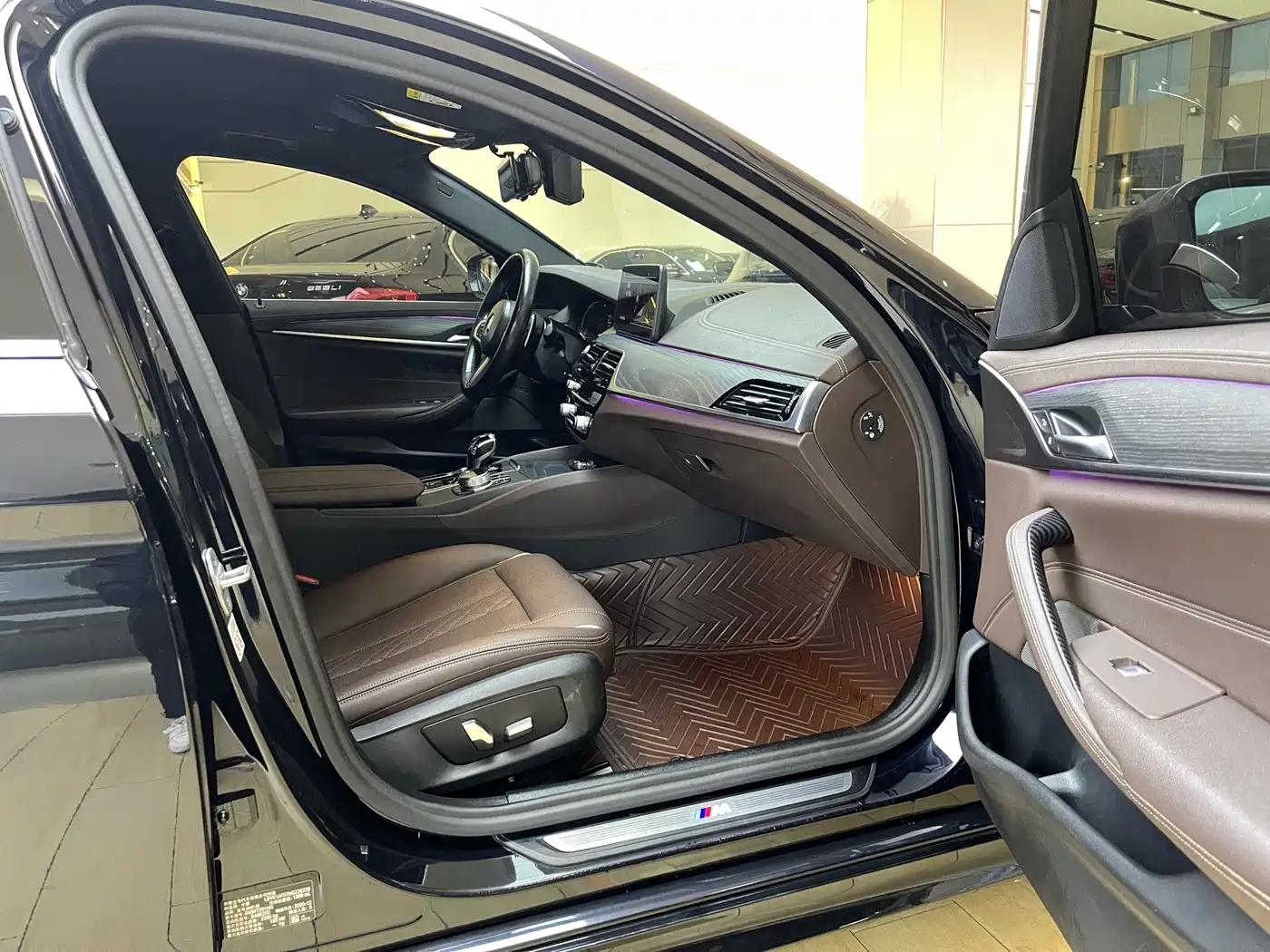BMW 5 Series 2021 530Li Leading M Sport Package фото 6