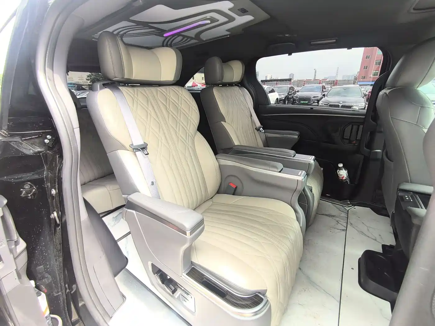 Toyota Sienna 2024 2.5L Hybrid 4WD Premium Edition фото 17