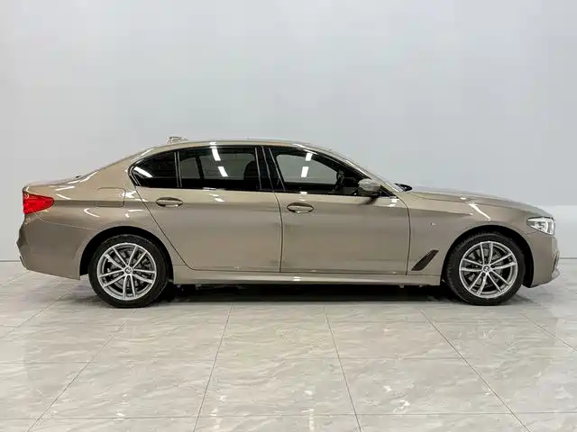 BMW 5 Series 2019 525Li M Sport Package фото 3