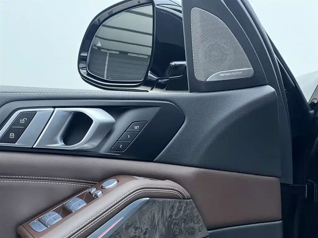 BMW X5 2022 xDrive 30Li Premium M Sport Package фото 31