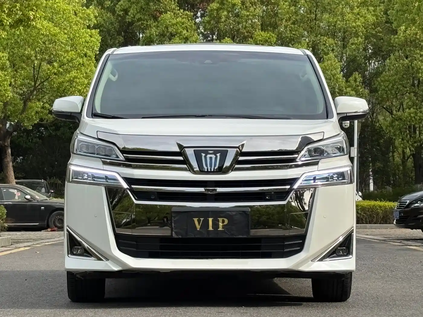 Toyota Vellfire 2023 Crown Hybrid 2.5L HV Premium фото 2
