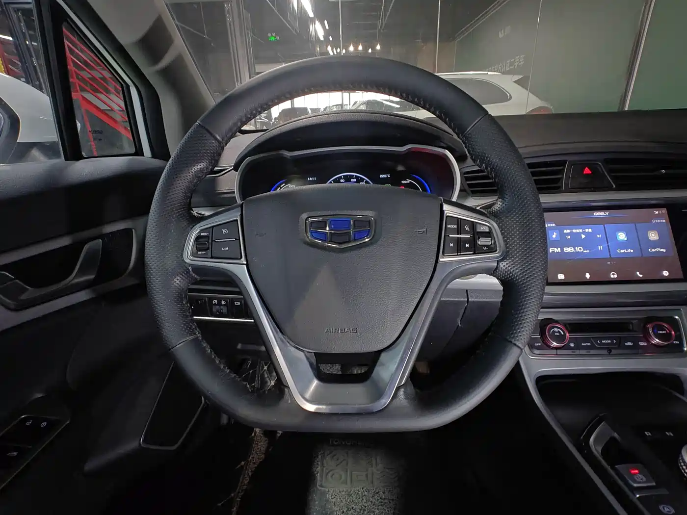 Geely Emgrand GSe 2018 2018 Premium Style