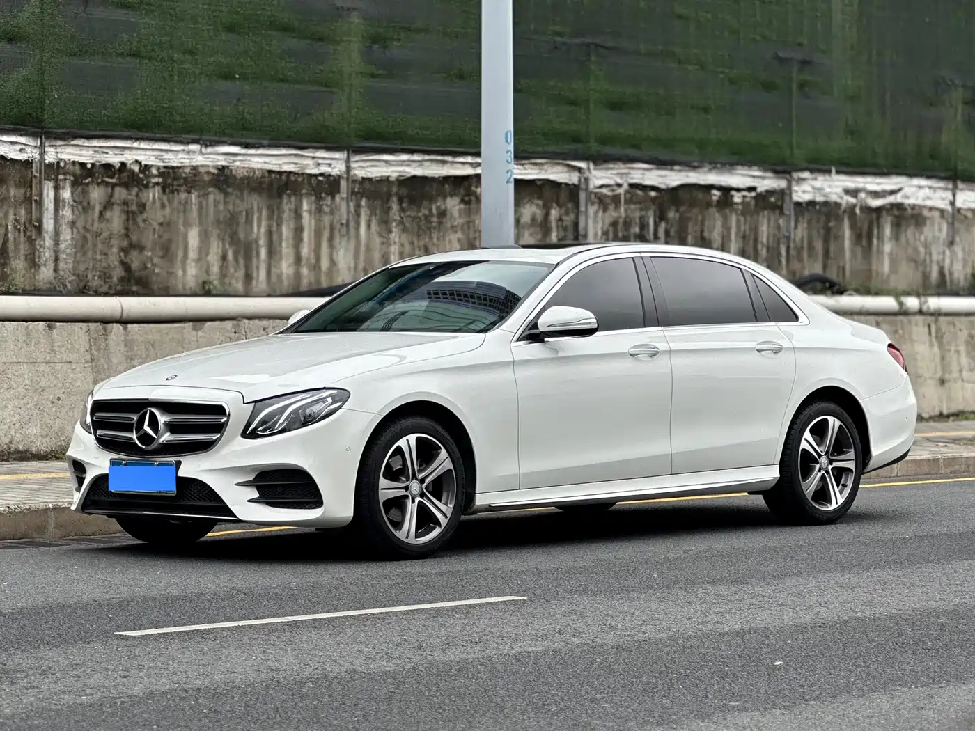 Mercedes-Benz E-Class 2016 E 200 L Sport Type