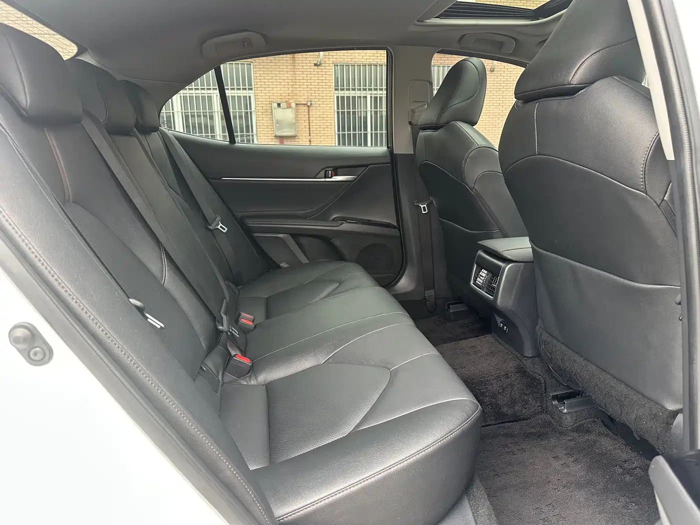 Toyota Camry 2021 2.0G Luxury Edition фото 14