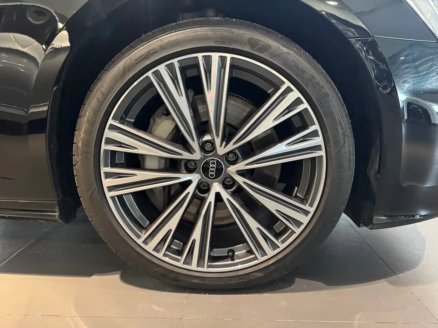 Audi A6L 2025 55 TFSI quattro Exclusive Sport фото 11