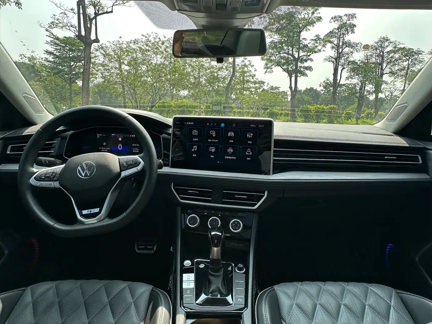 Volkswagen Sagitar 2023 300TSI DSG Surpassing Edition фото 12