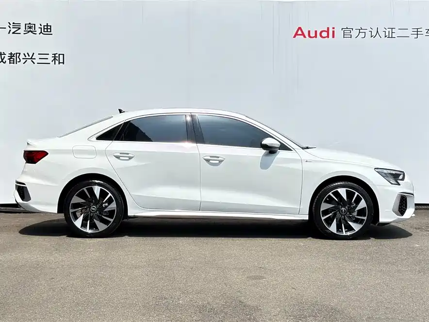 Audi A3 2024 Model A3L Limousine 35 TFSI Fashion Sport фото 3