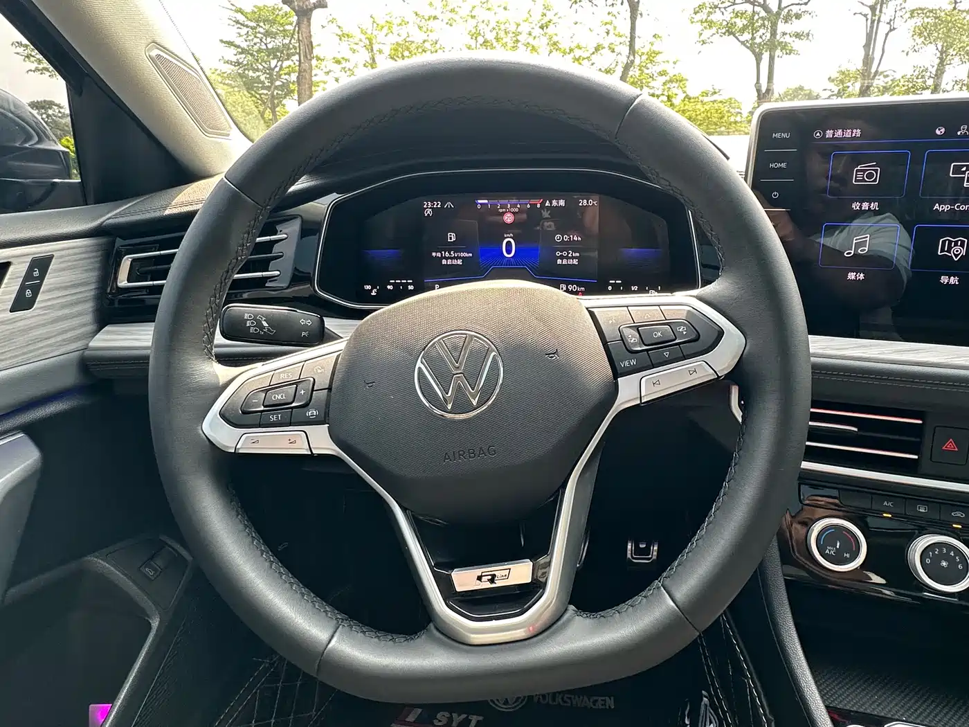 Volkswagen Sagitar 2023 300TSI DSG Surpassing Edition фото 15