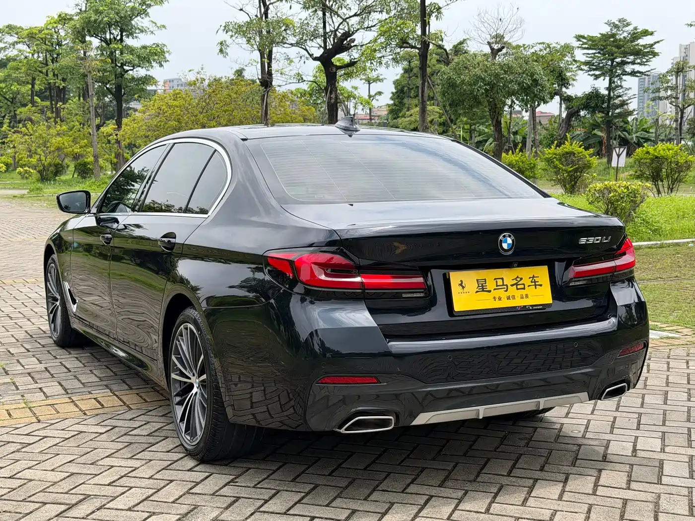 BMW 5-SERIES