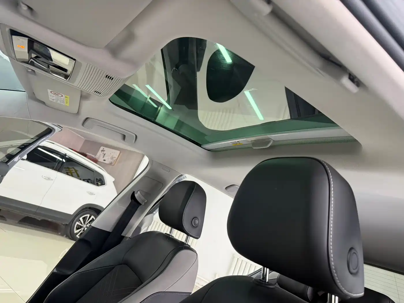 Volkswagen Golf 2021 280TSI DSG 30th Anniversary Edition фото 15