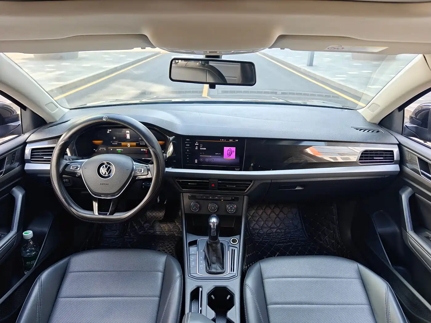 Volkswagen Lavida 2022 1.5L Auto Comfort Edition фото 4
