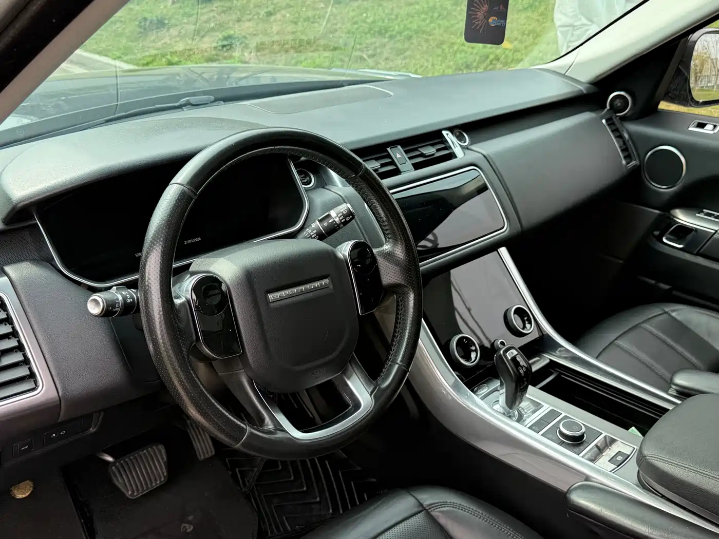 Land Rover Range Rover Sport 2019 3.0 SC V6 Special Edition фото 4