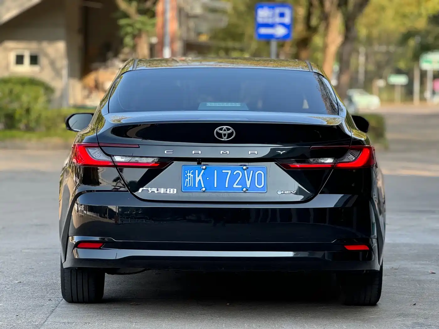 Toyota Camry 2024 Hybrid 2.0HE Elite Edition фото 5