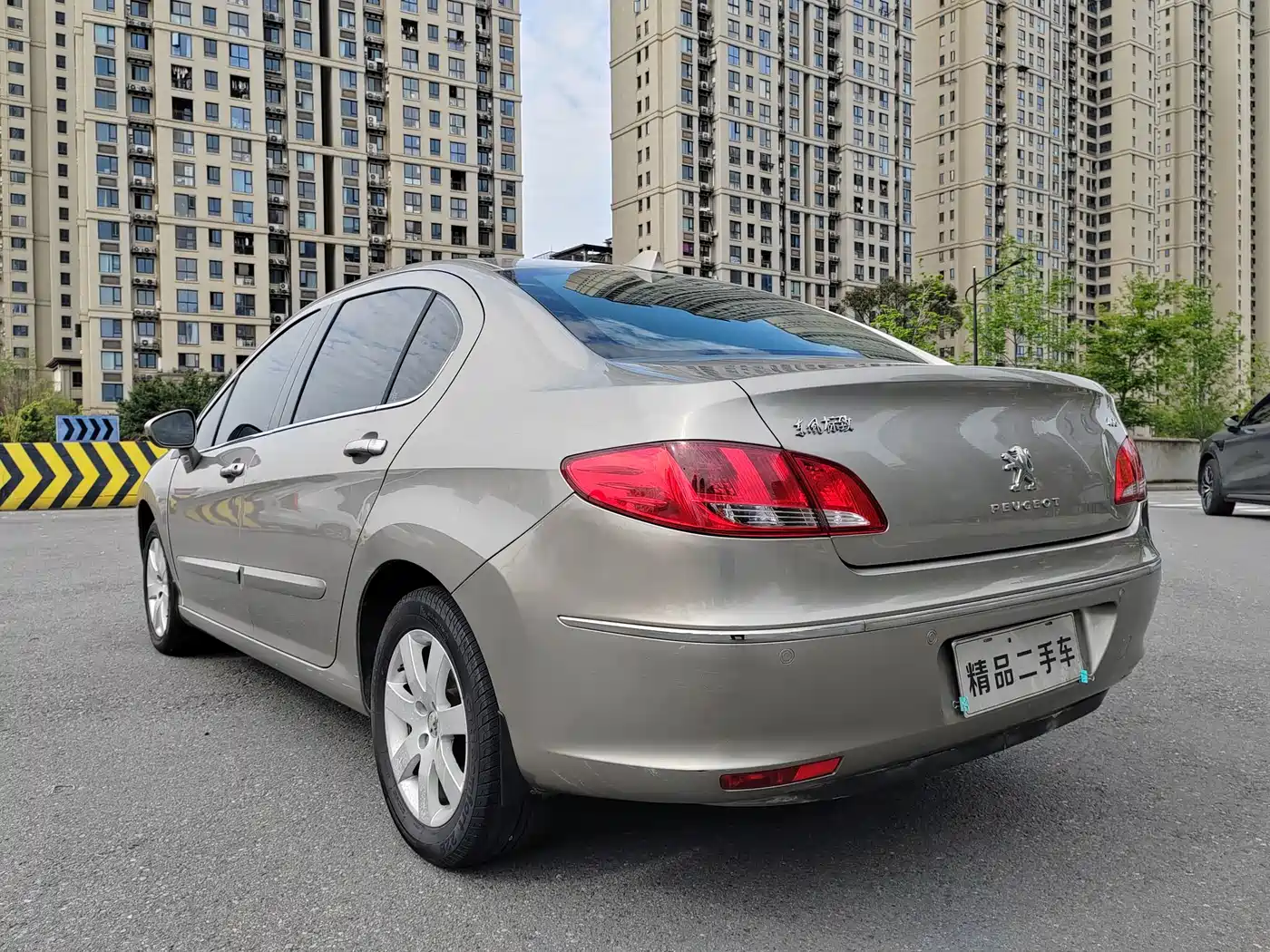 Peugeot 408 2011 1.6L Automatic Comfort Edition фото 4
