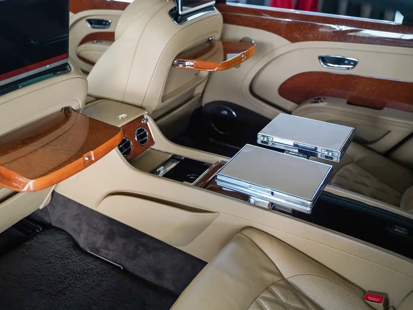 Bentley Mulsanne 2017 6.8T Long Wheelbase фото 10