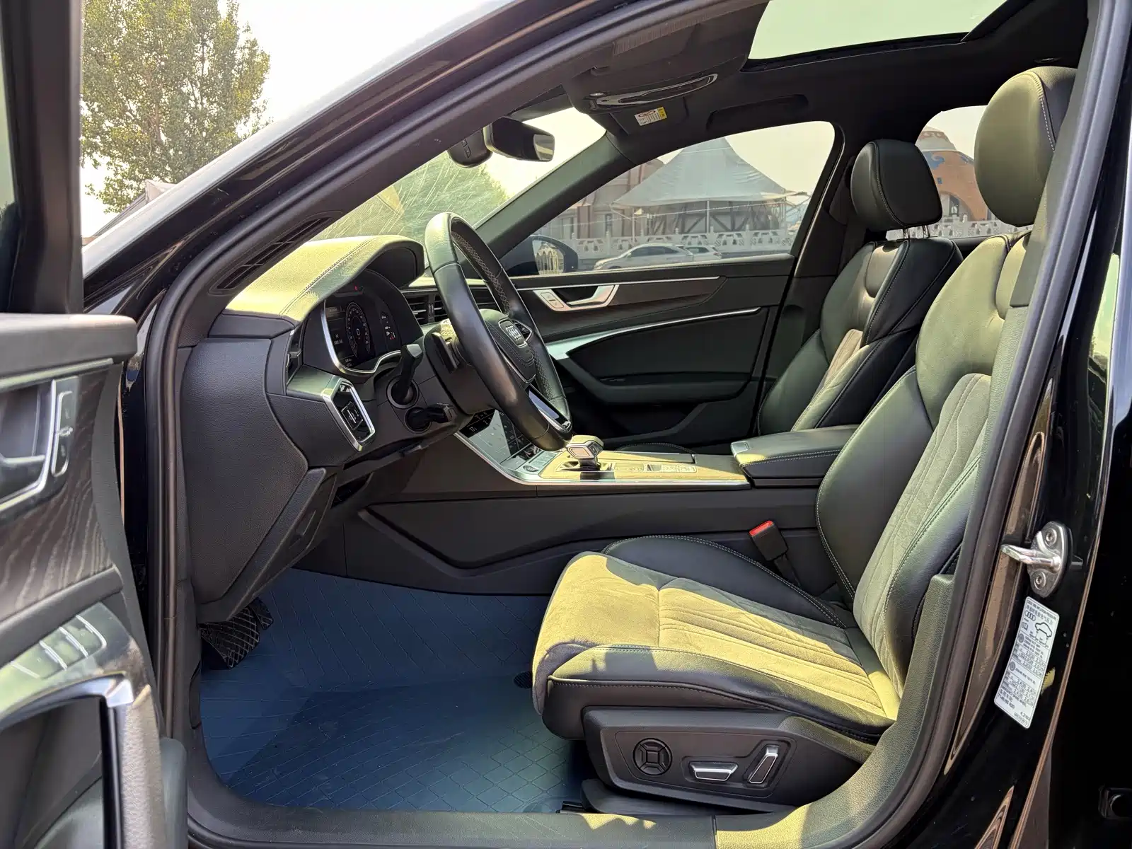 Фото 5 - Audi A6L