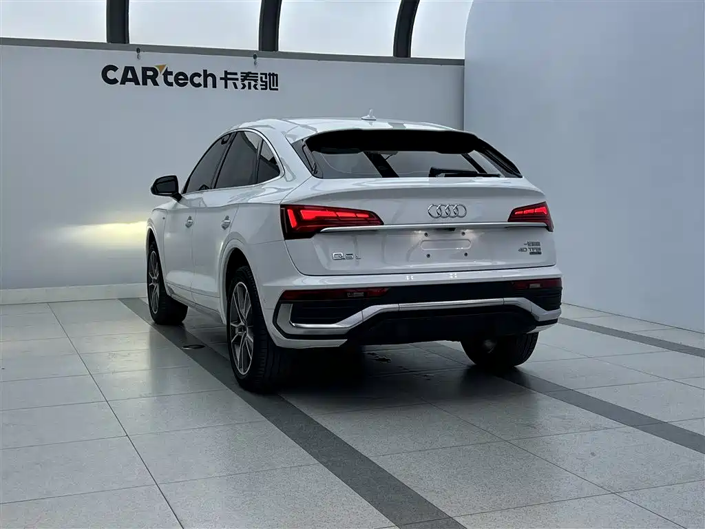Audi Q5L Sportback 2022 40 TFSI Luxury фото 5