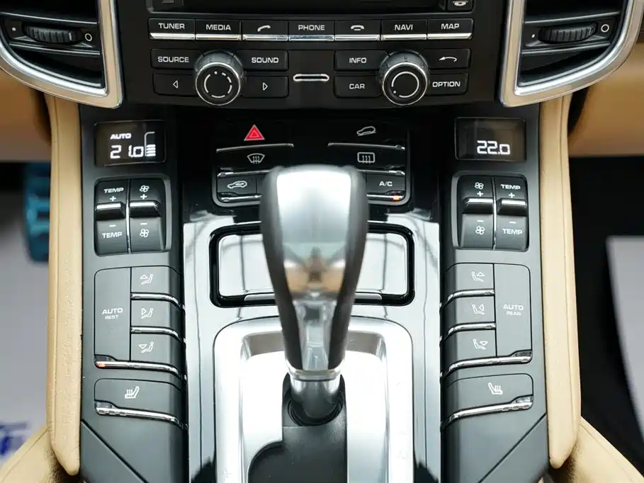 Porsche Cayenne 2014 Cayenne Platinum Edition 3.0T фото 21