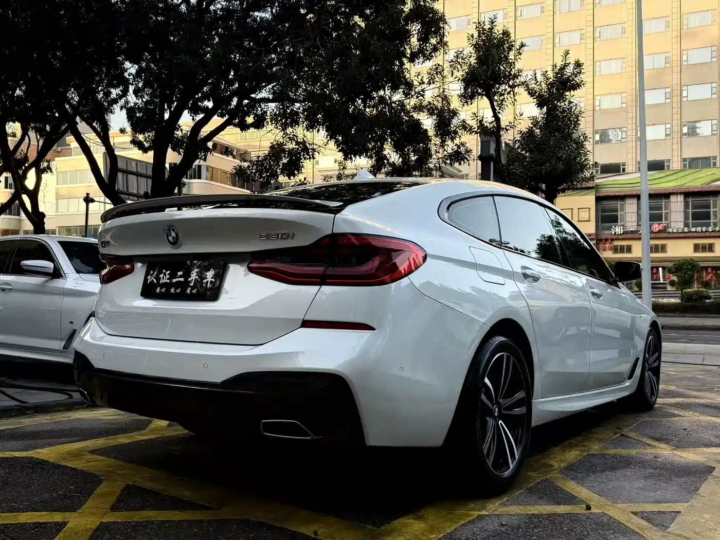 BMW 6 Series GT 2020 630i M Sport Package фото 2