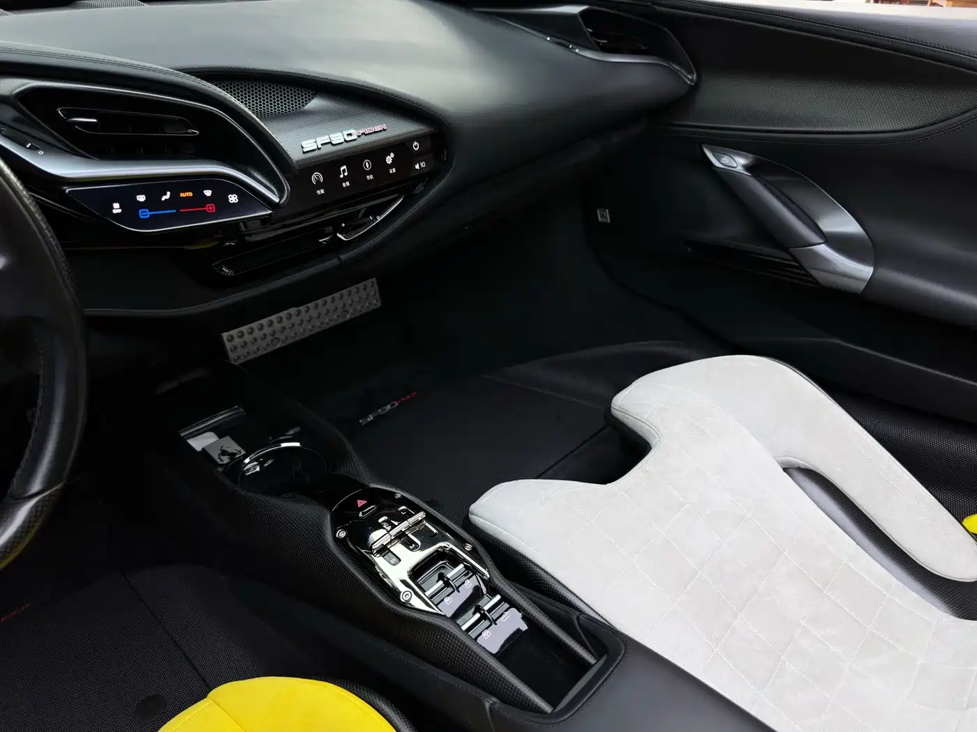 Ferrari SF90 2023 2021 3.9T V8 Spider