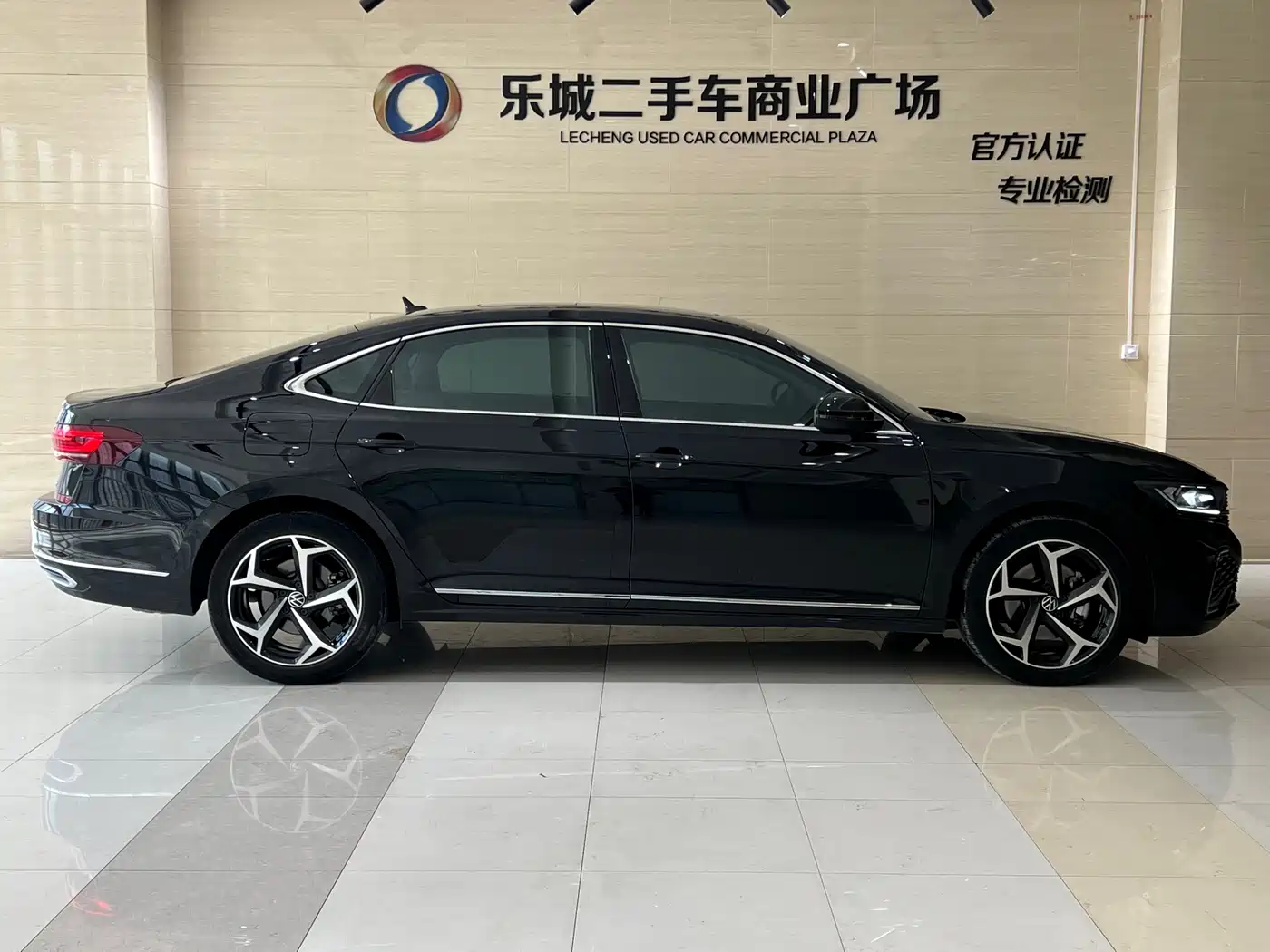 Volkswagen Passat 2024 380TSI Starlight Dragon Soaring Edition фото 5