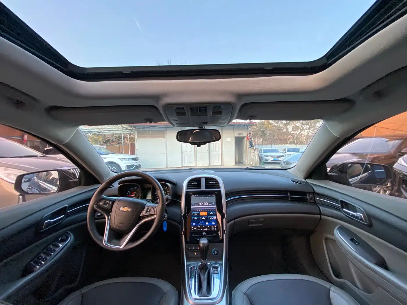 Chevrolet Malibu 2012 2.0L Automatic Luxury Edition фото 5