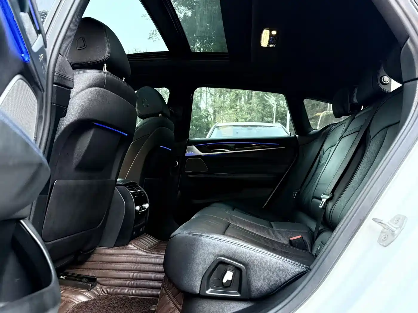 BMW 6 Series GT 2020 630i M Sport Package фото 9