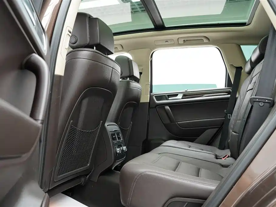 Volkswagen Touareg 2011 3.0TSI Luxury фото 10