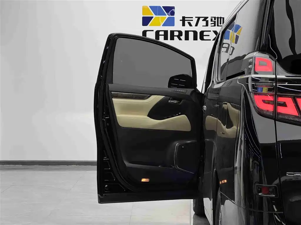 Toyota Vellfire 2021 Crown Hybrid 2.5L HV Premium Edition фото 5