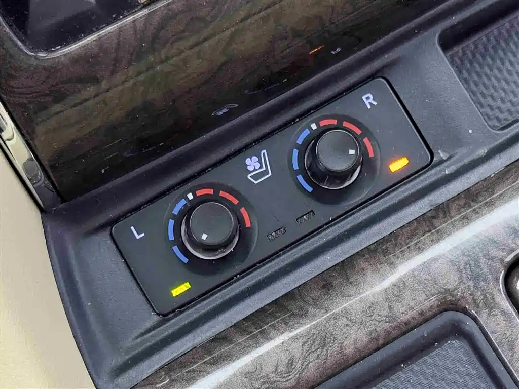 Toyota Vellfire 2021 Crown Hybrid 2.5L HV Premium Edition фото 15
