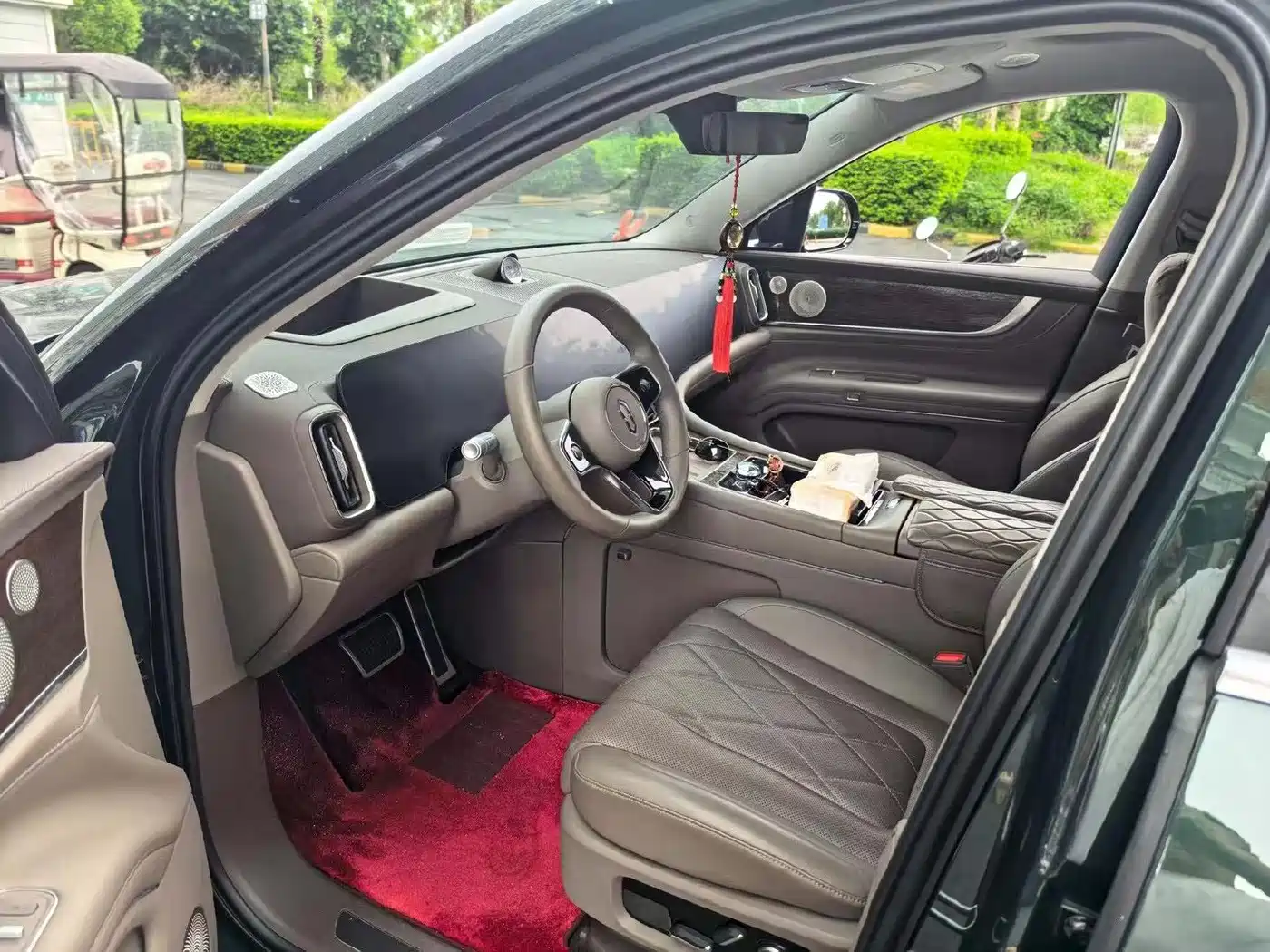 AITO Wenjie AITO M9 2024 Model Pure Electric Ultra Edition 100kWh 5-Seater фото 4