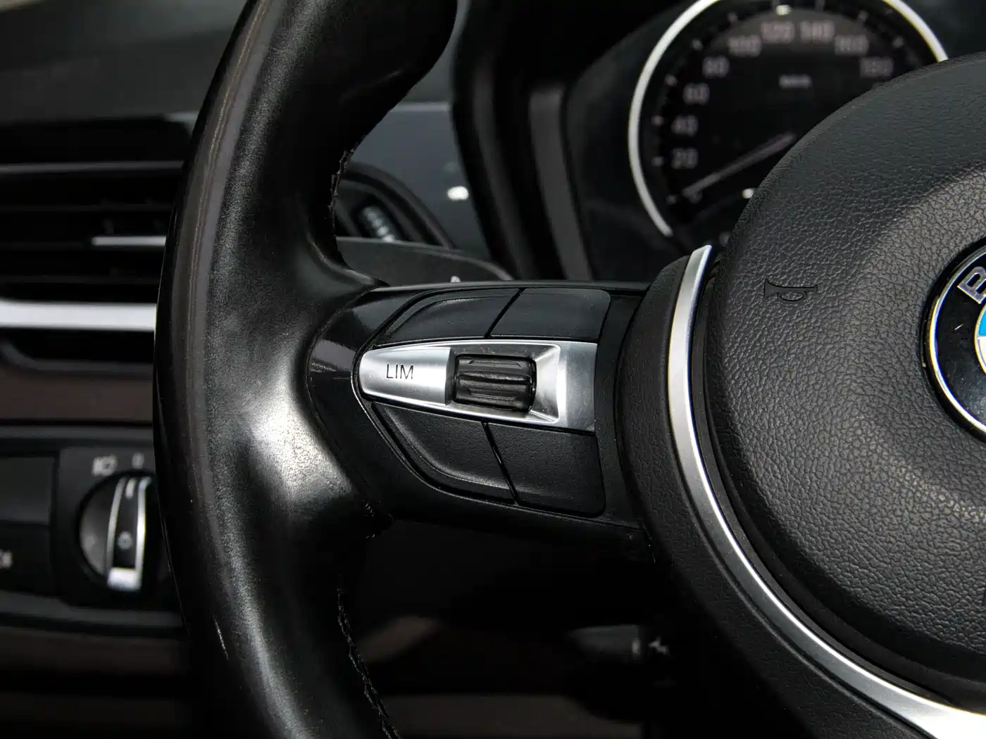 BMW X1 2021 sDrive20Li Exclusive фото 21