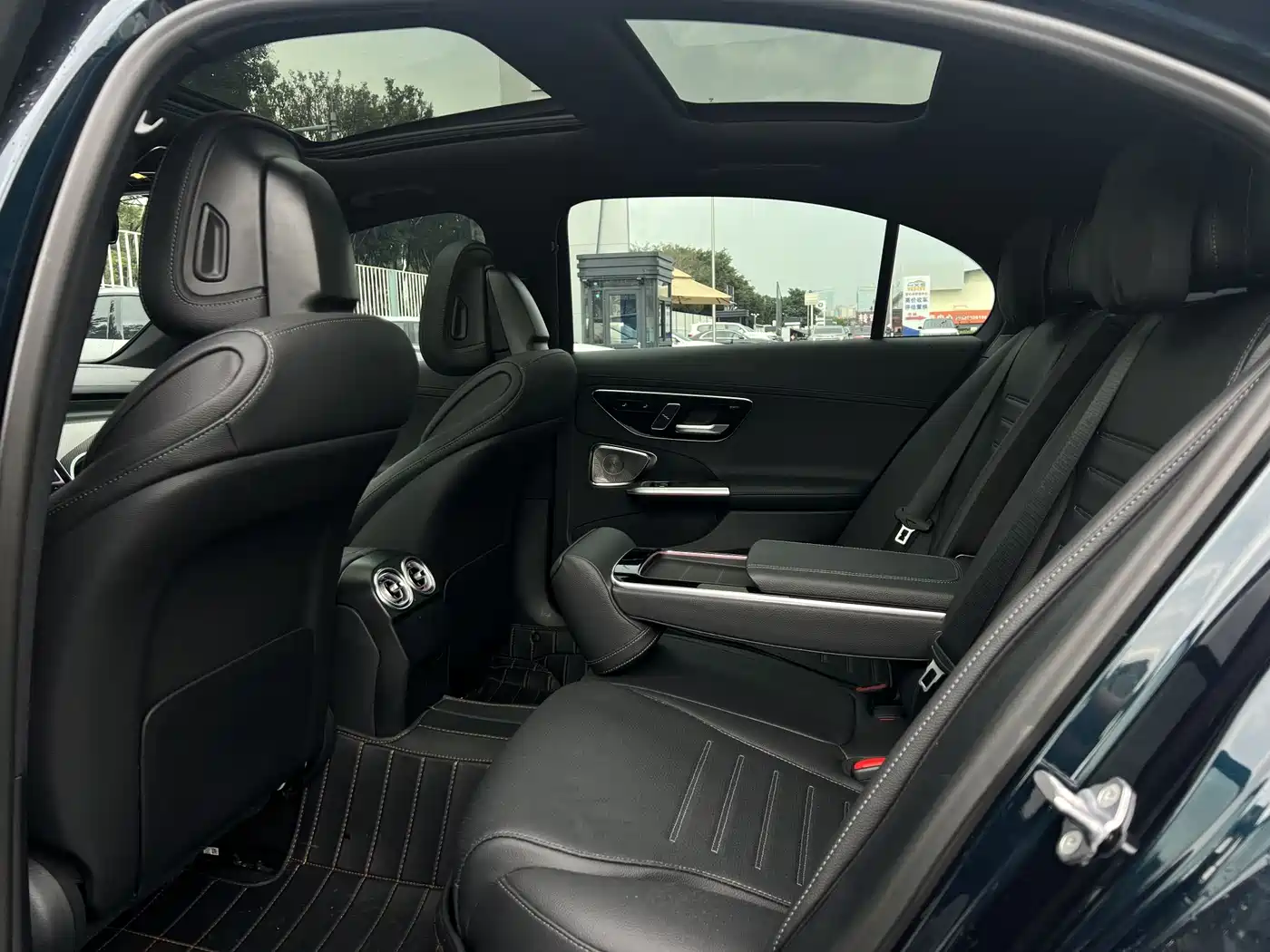 Mercedes-Benz C-Class 2023 C 260 L Night Edition Sport фото 6
