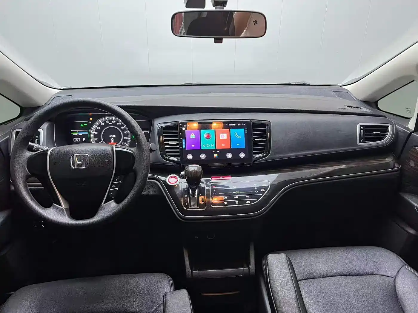 Фото 8 - Honda Odyssey
