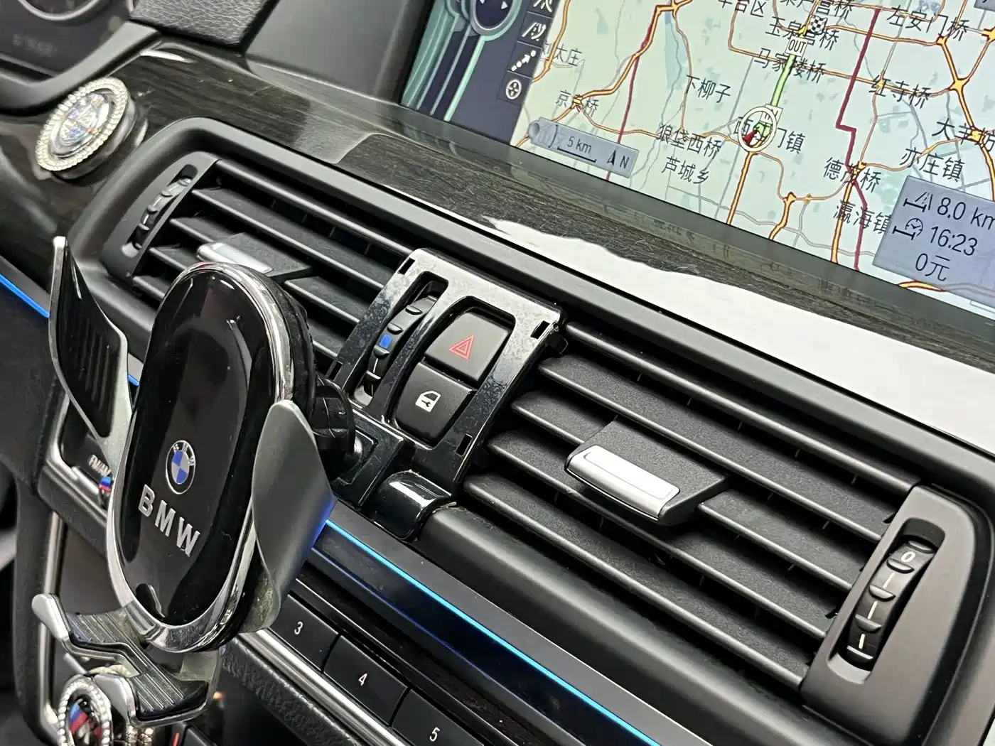 BMW 5 Series 2011 535Li Leading фото 16
