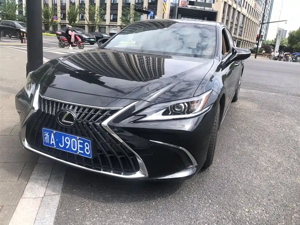 Lexus ES 2021 200 Excellence Edition